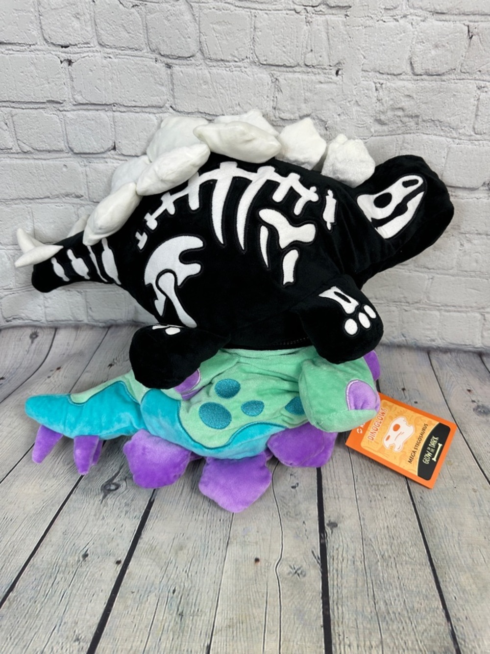 Dinoglows mega stegosaurus glow in the dark NWT *read*